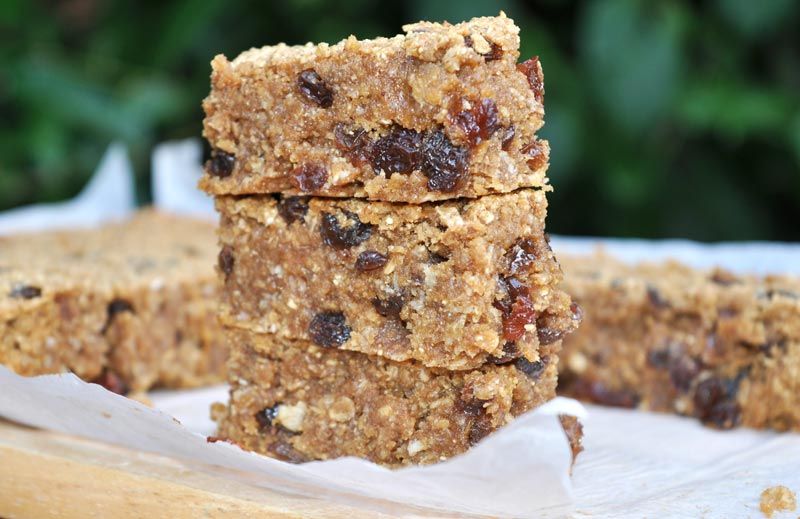 Banana-and-Raisin-Flapjacks-0006