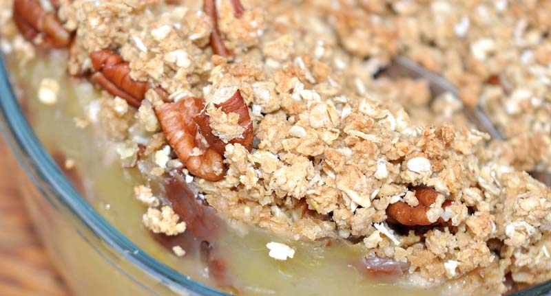 Apple Crisp with Caramel Sauce