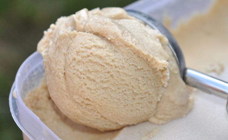 Super-Yummy-Peanut-Butter-Ice-Cream-0001