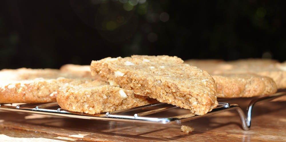 Orange-and-Cashew-Nut-Cookies