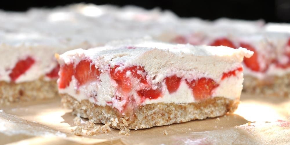 White Chocolate and Strawberry Slice