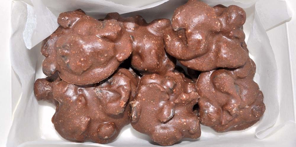 Valentine's Chocolate Berry Clusters