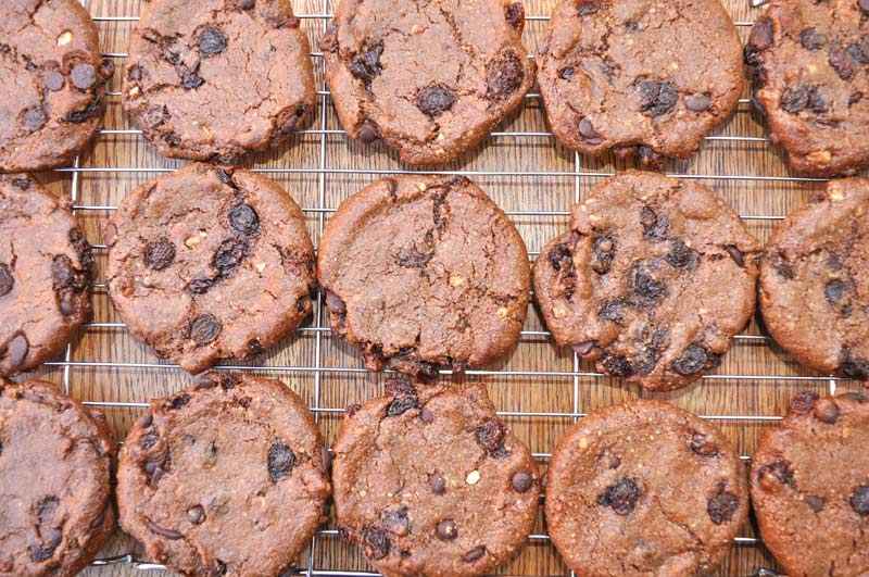 Chocolate-Hazelnut-and-Raisin-Cookies-0003