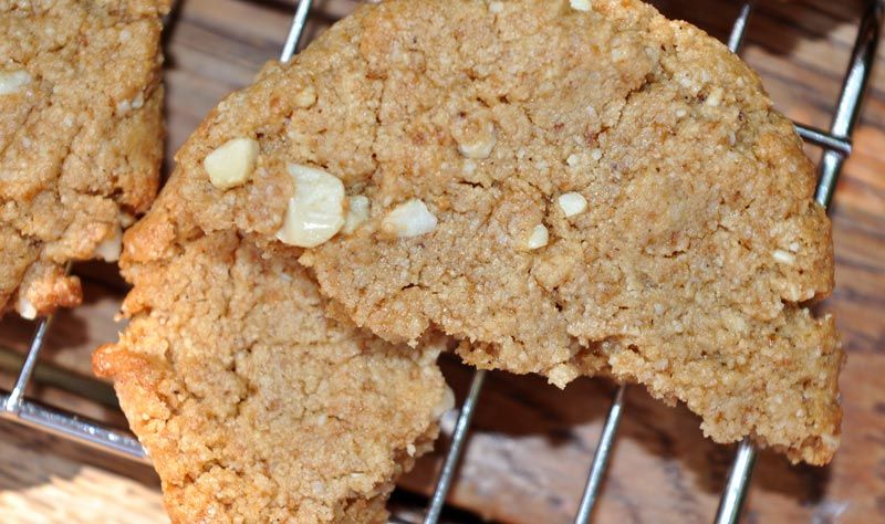 Orange and Cashew Nut Cookies