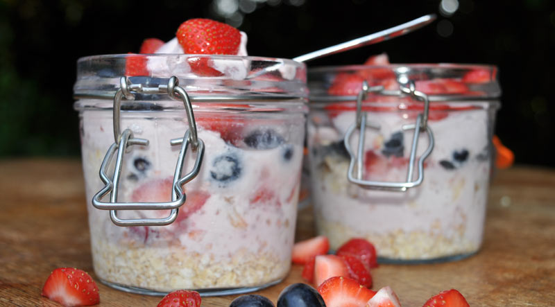 strawberry blueberry and banana overnight oats