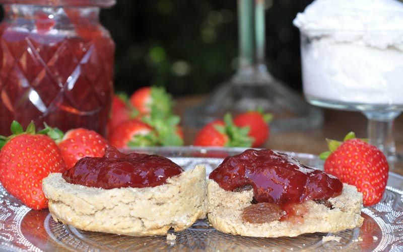 Raisin Scones With Strawberry Jam