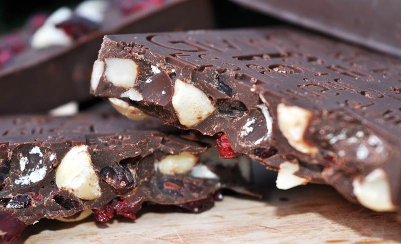 Orange-Macadamia-Nut-and-Cranberry-Chocolate-Bark-0006