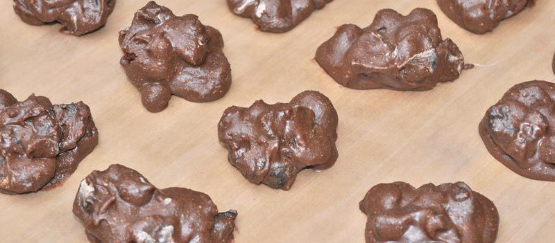 Valentines Chocolate Berry Clusters