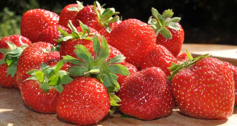 Strawberry-Coconut-Cream-Tart-ripe-strawberries
