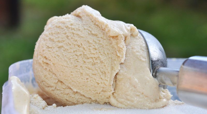 Super-Yummy-Peanut-Butter-Ice-Cream-0002
