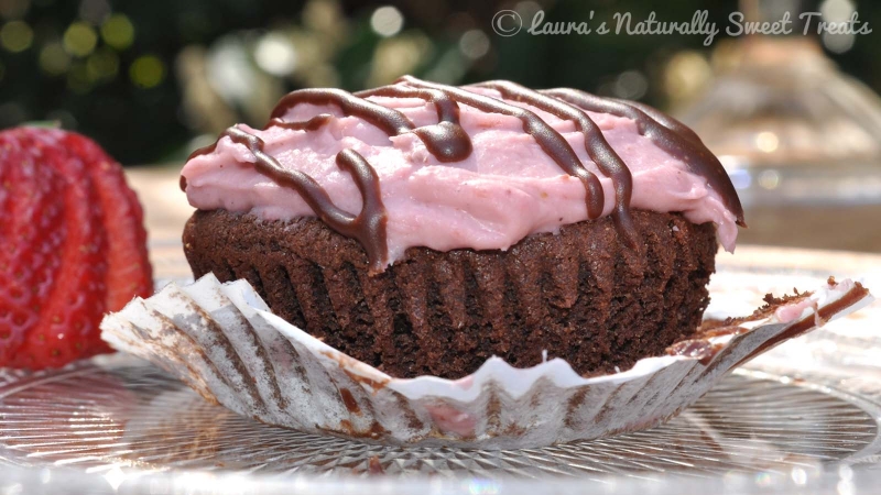 Chocolate Cupcakes With Strawberry Cheesecake Frosting